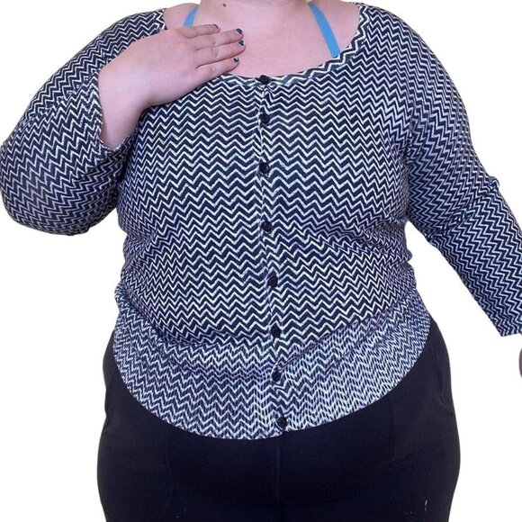 Maurices Sweaters - Maurices ZigZag Sweater Size XL